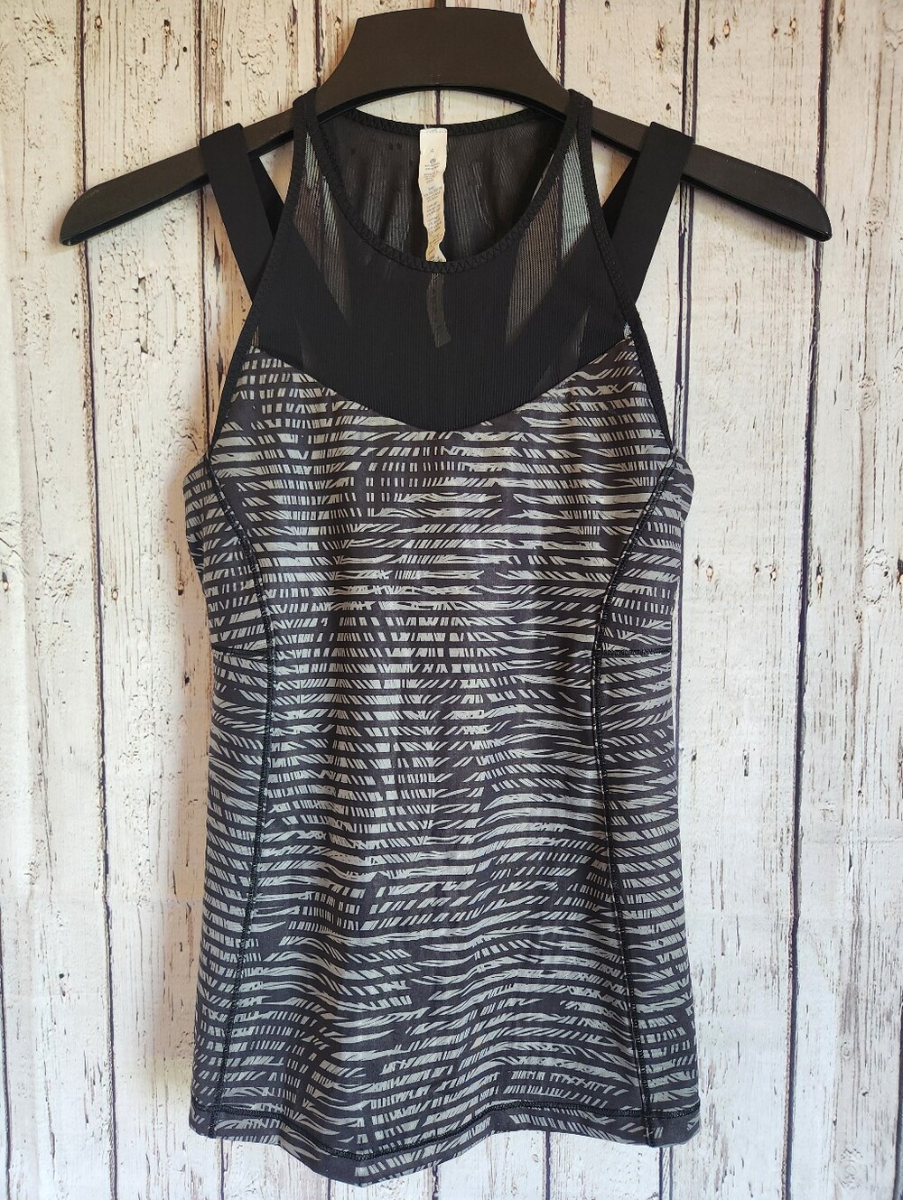 Lululemon Running In The City Tank Top W/ Shelf Bra Size 4